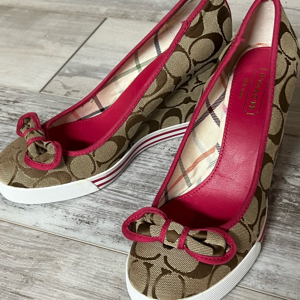 Coach Sweetie Wedges Tan and Berry Plaid Size 8M